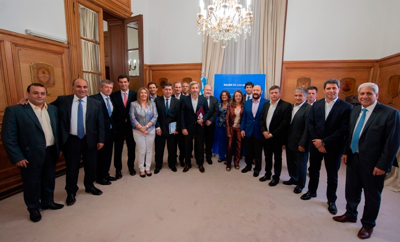 Gobierno junto a gobernadores por aumentos de tarifas