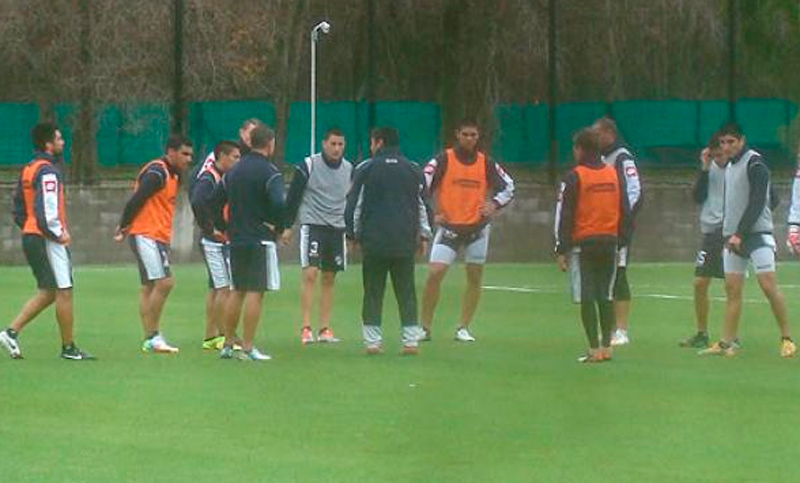 Quilmes: el plantel rechazó otra oferta y continúa sin entrenar