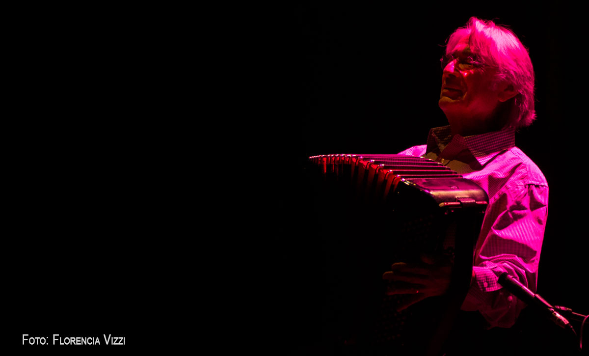 Raulito, el mago… Barboza, el mejor acordeonista del mundo en su paso por Rosario.