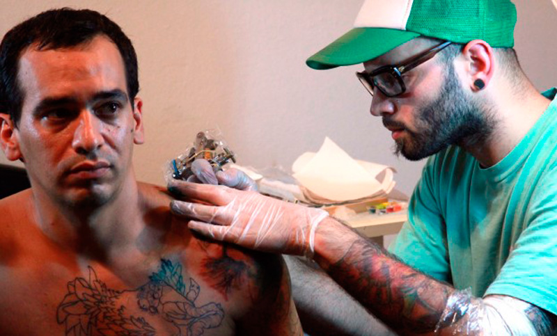 Brindarán capacitación higiénico sanitaria para tatuadores en Rosario