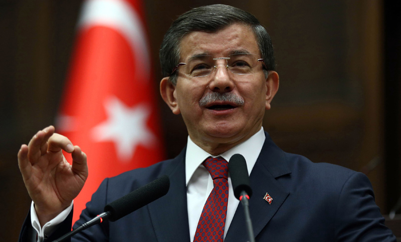 La crisis en el gobierno turco dejó la renuncia del primer ministro