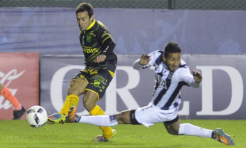 Defensa le quitó el invicto a Talleres y clasificó a los 16º del torneo nacional