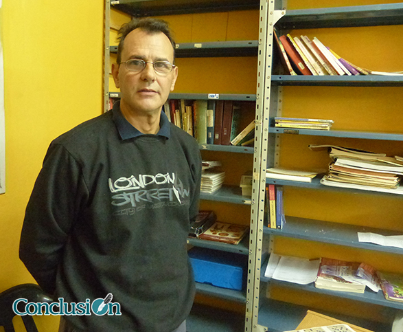 El señor de los crucigramas: una pasión por las letras que atraviesa la familia