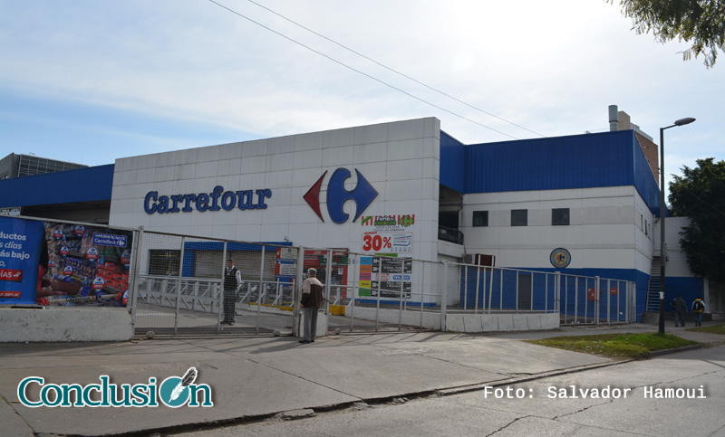 A días del descanso dominical, Carrefour cerró hoy sus puertas a los trabajadores