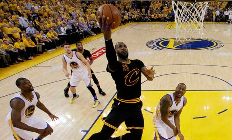 Cavaliers vencieron a los Warriors y se mantienen con vida en la final de la NBA