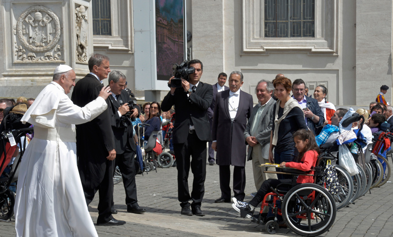 Francisco recibió a una chica argentina con parálisis cerebral