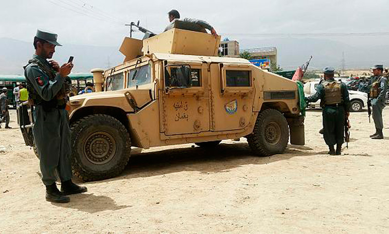 Al menos 27 muertos y 40 heridos en atentado contra la policía en Kabul