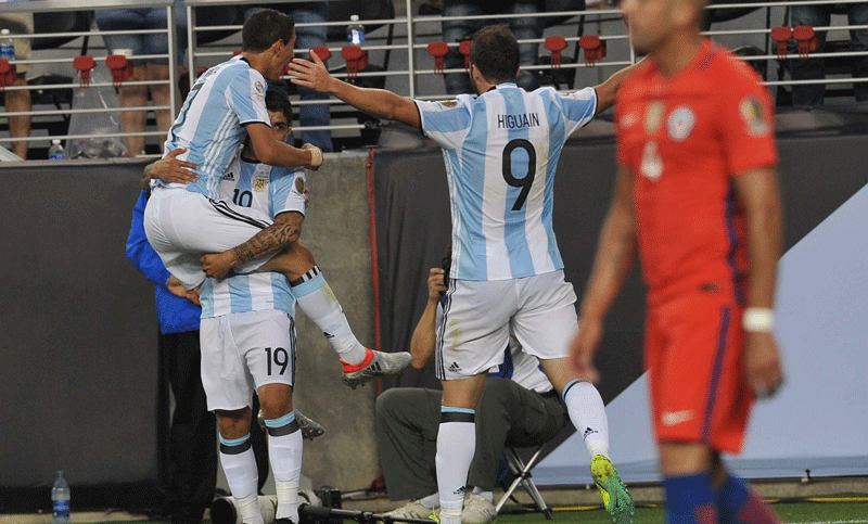 Argentina enfrenta a Panamá con Messi en el banco y el objetivo de clasificar