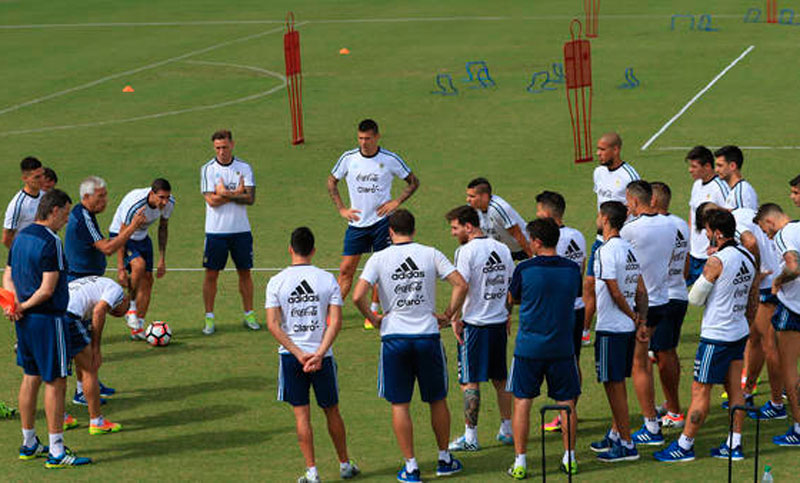 Argentina entrena en Nueva Jersey con la incertidumbre de Di María