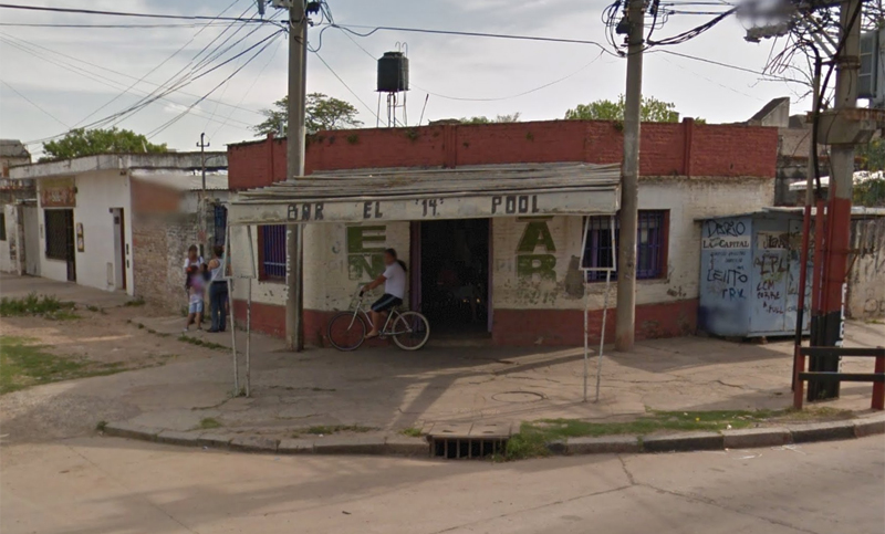 Un total de 27 disparos dieron contra el frente de un bar