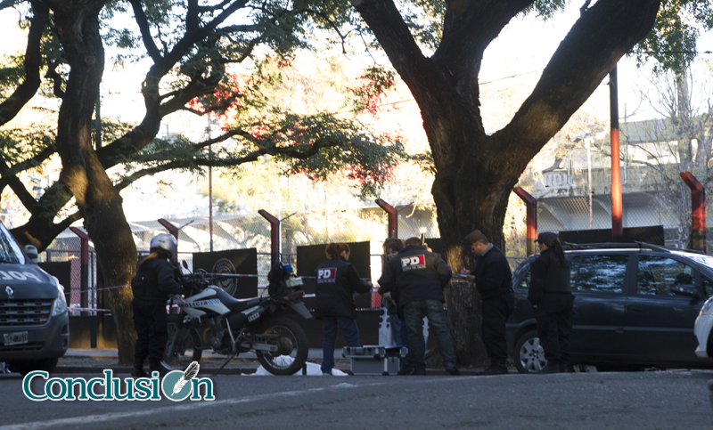 Asesinan a un barra de Newell’s en la puerta del estadio