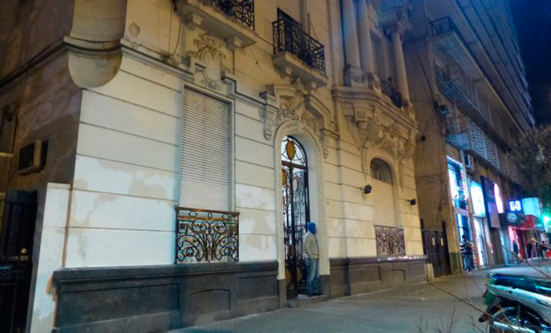 Destino incierto para jubilados y trabajadores del sanatorio Nuevos Ayres