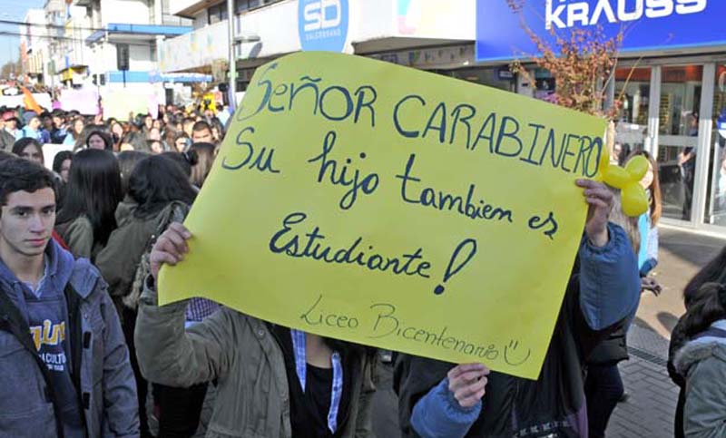 Chile: estudiantes marcharon por educación pública gratuita y de calidad