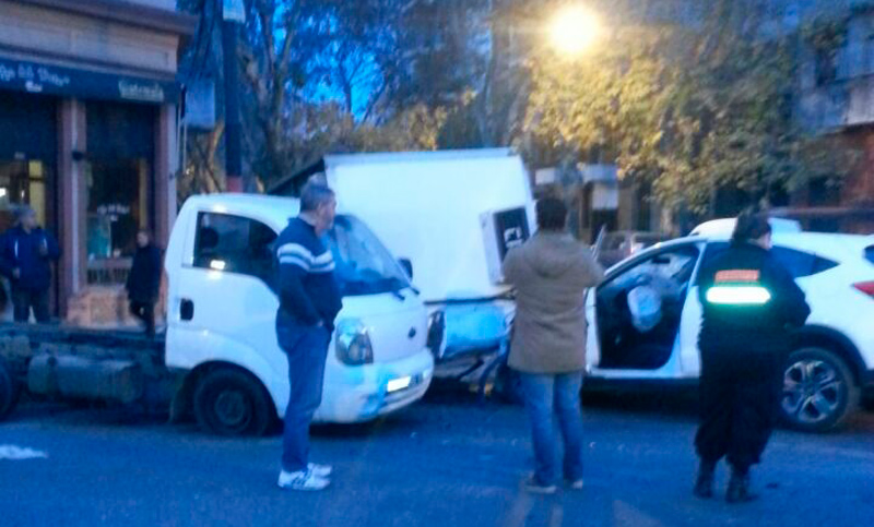 Conductor que chocó contra una camioneta estaba alcoholizado