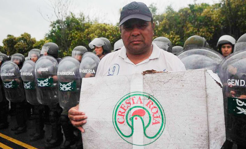 Fuerte operativo de Gendarmería para impedir manifestación frente a Cresta Roja