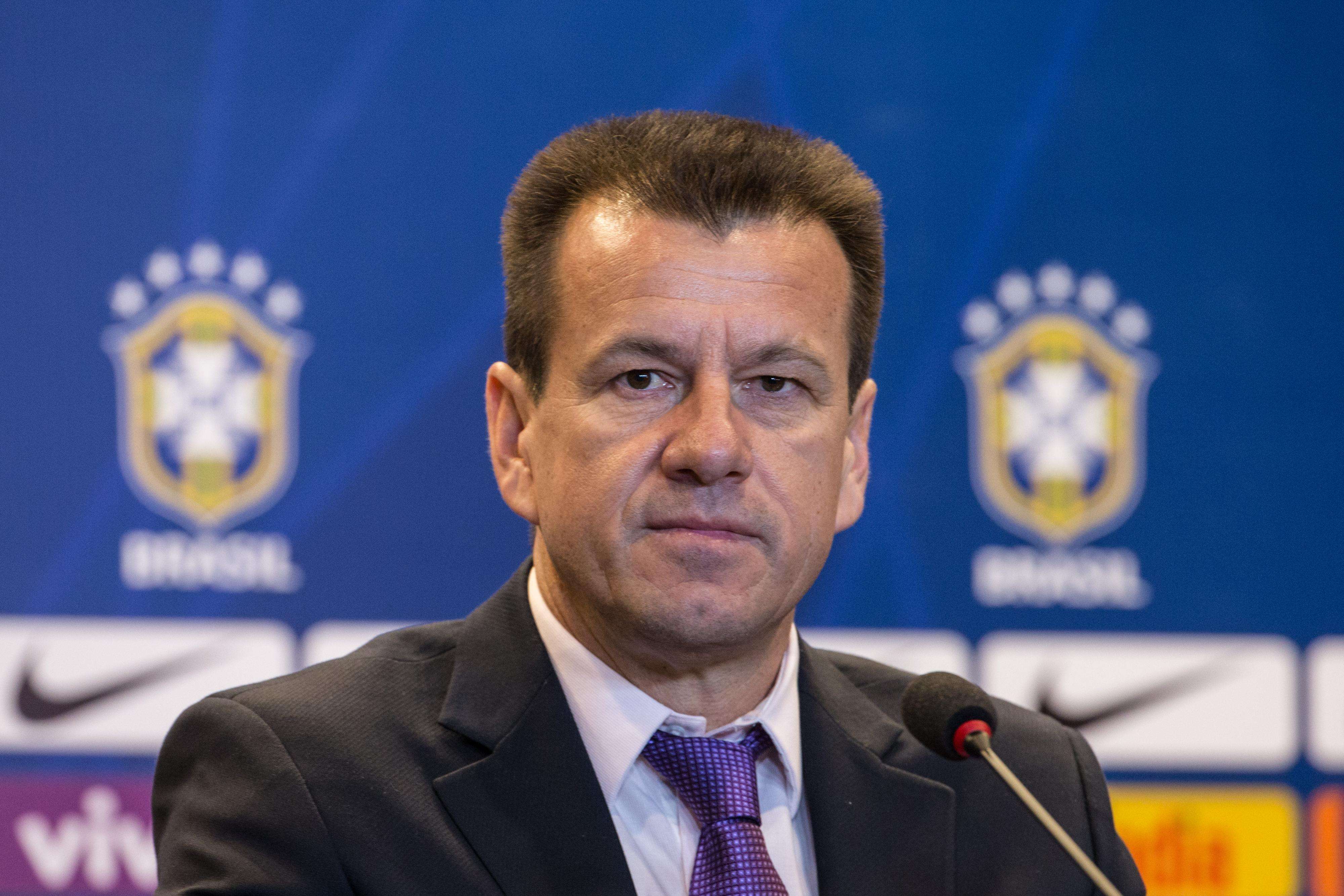 Dunga dejó de ser el entrenador del seleccionado brasileño