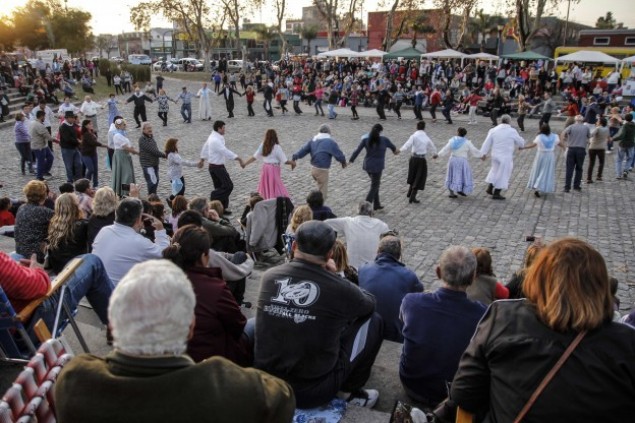 Parques del sur de la ciudad reciben ciclos folclóricos para los vecinos