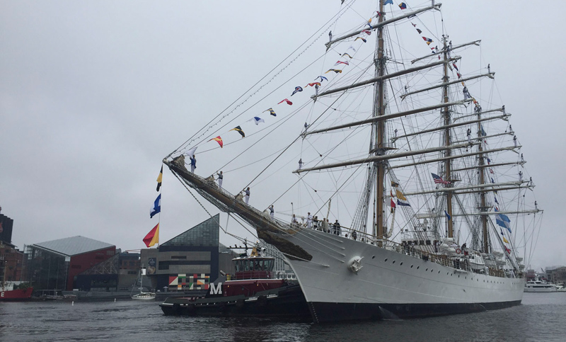 Amarró en el puerto estadounidense de Baltimore la Fragata Libertad