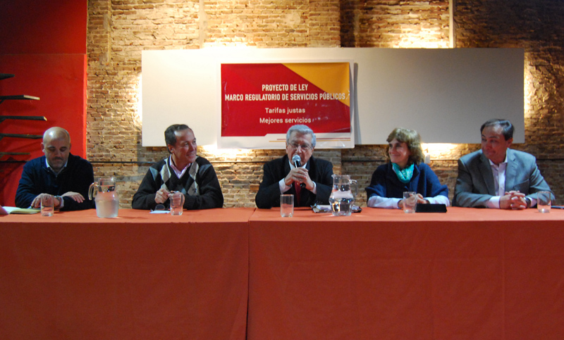 «Ante el tarifazo irracional de luz y gas, la gente se siente desamparada»