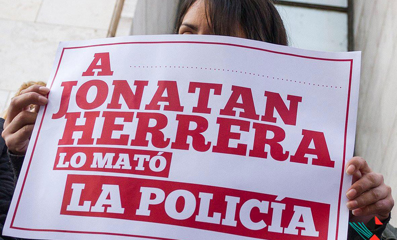 Piden prisión perpetua para un policía por la muerte de Jonatan Herrera