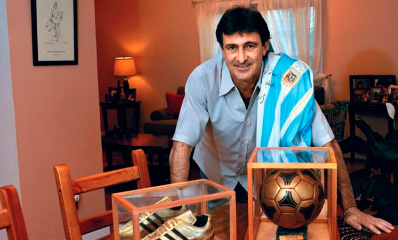 «Es la tercera final y la tienen que ganar», presionó Kempes