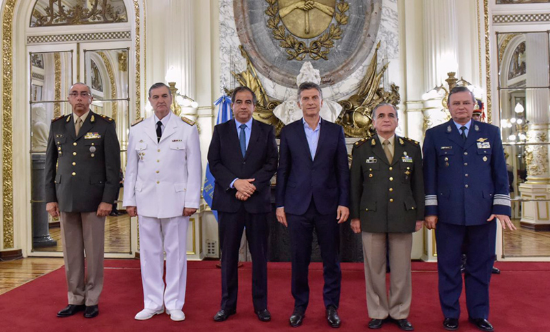 Macri delegó atribuciones a las FF.AA. derogando decreto de Alfonsín