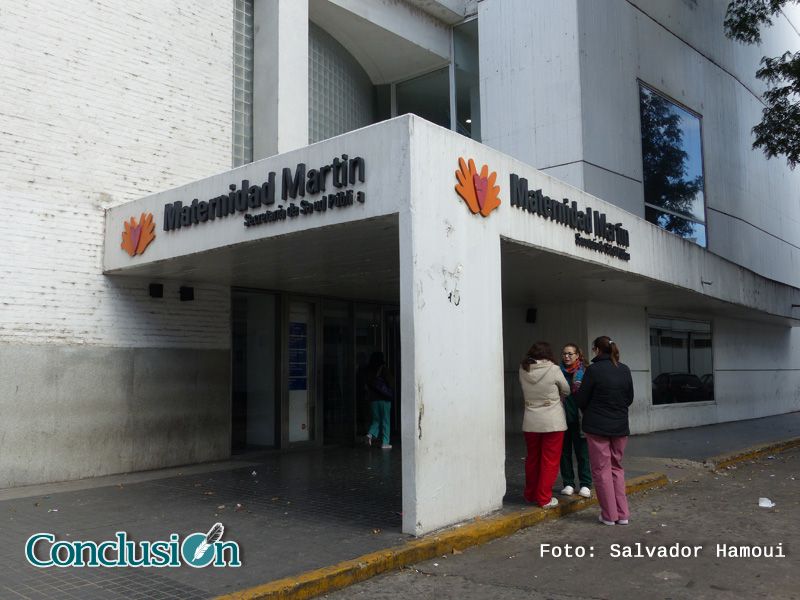Un bebé recién nacido cayó de una incubadora en la Maternidad Martin