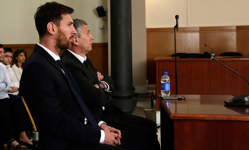 Juicio a Messi: ¿absolución para él, condena para el padre?