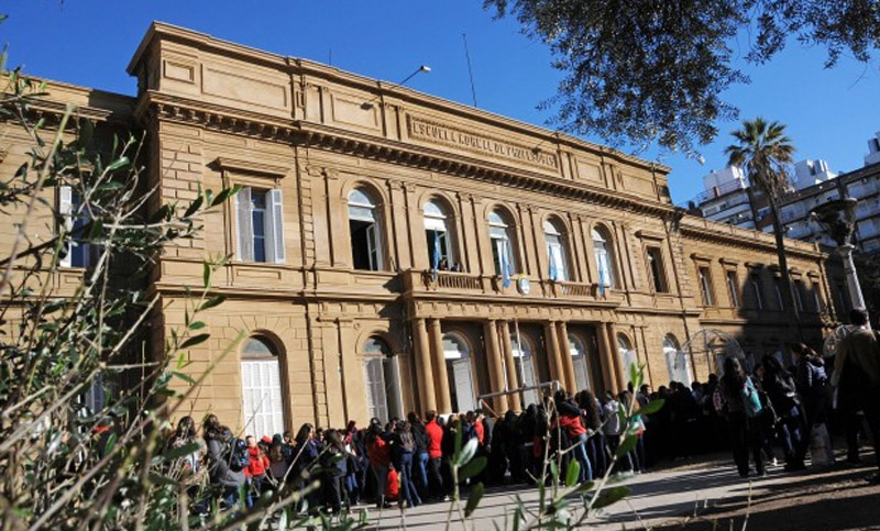Se inauguraron obras de restauración del edificio del Normal 1