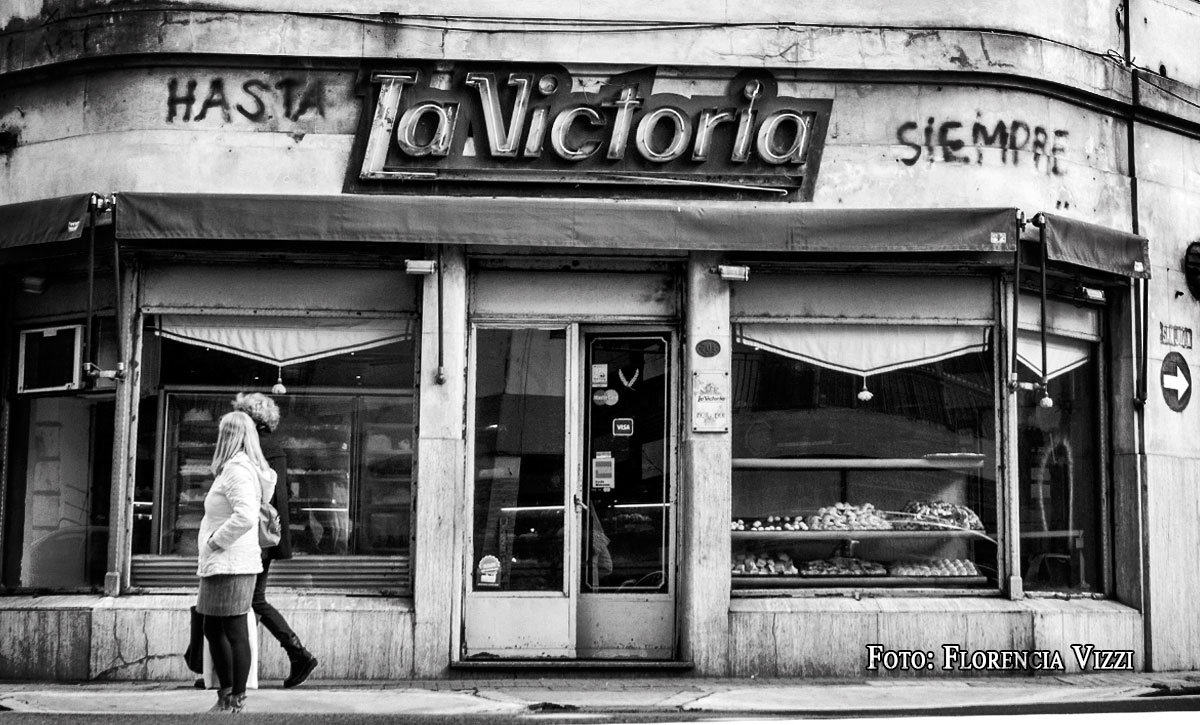 La imaginación al poder… grafittis, consignas y medialunas en las calles rosarinas…