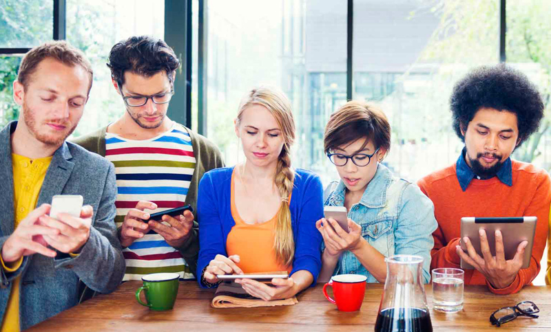 El 40% de los usuarios prefiere el smartphone a sus amigos
