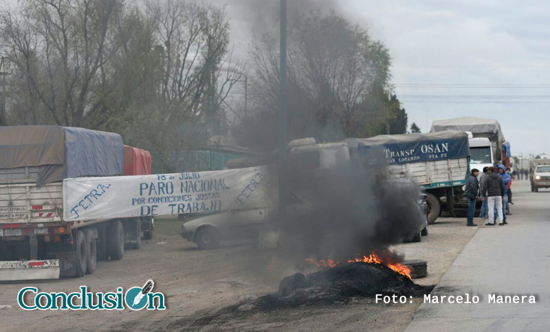 Rige paro de transportistas: no entran camiones a los puertos
