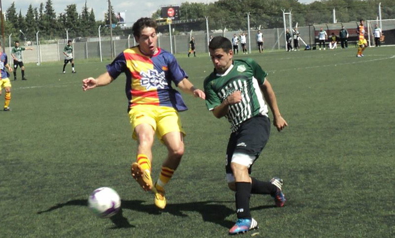 El clásico Defensores-Social Lux, se destaca en la jornada sabatina