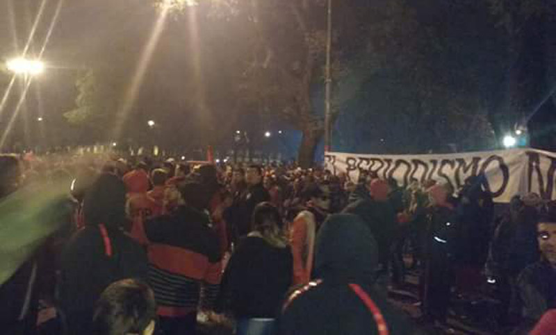 Hinchas de Newell’s se convocaron en las puertas del estadio