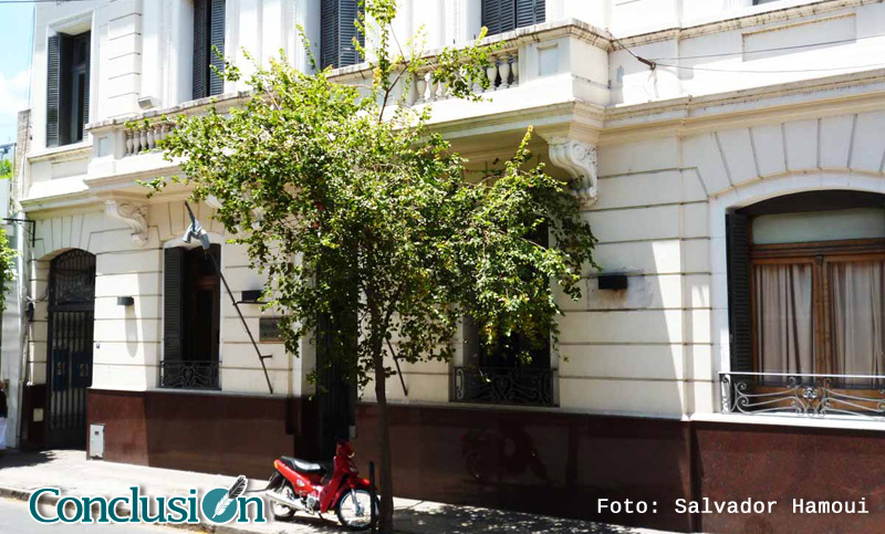 Quiso escapar de un control policial y terminó en el hospital