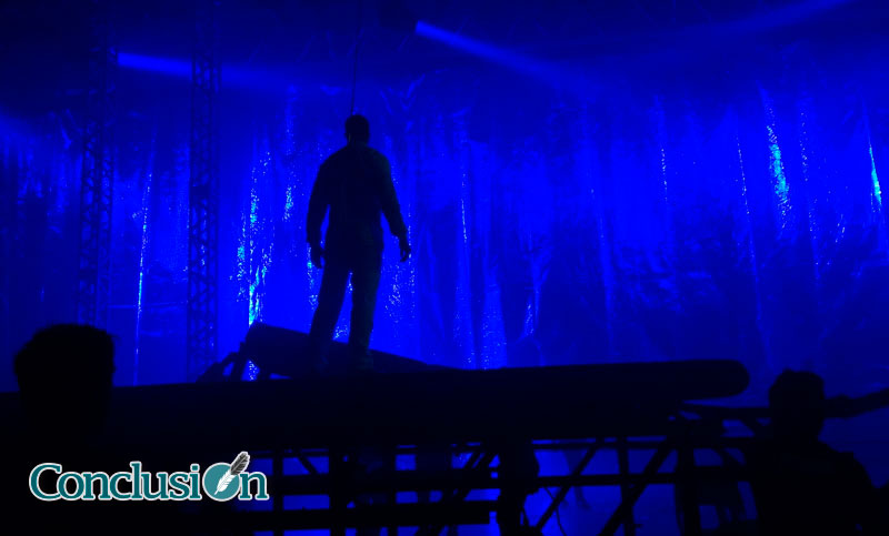 Fuerza Bruta, un estallido de emociones que abruman los sentidos
