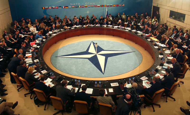 La Otan une fuerzas y estrategia frente a Rusia