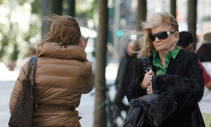 El martes arrancó fresco y con mucho viento en la ciudad
