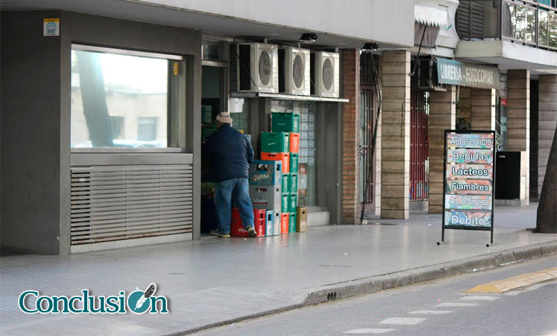 Otro domingo con más clientes en los pequeños almacenes