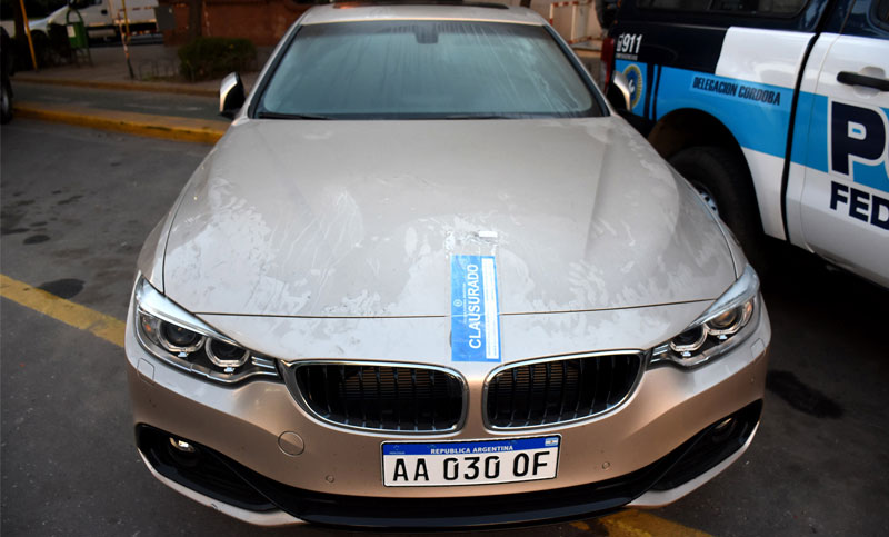 Idas y vueltas con un auto que vinculan a Milagro Sala