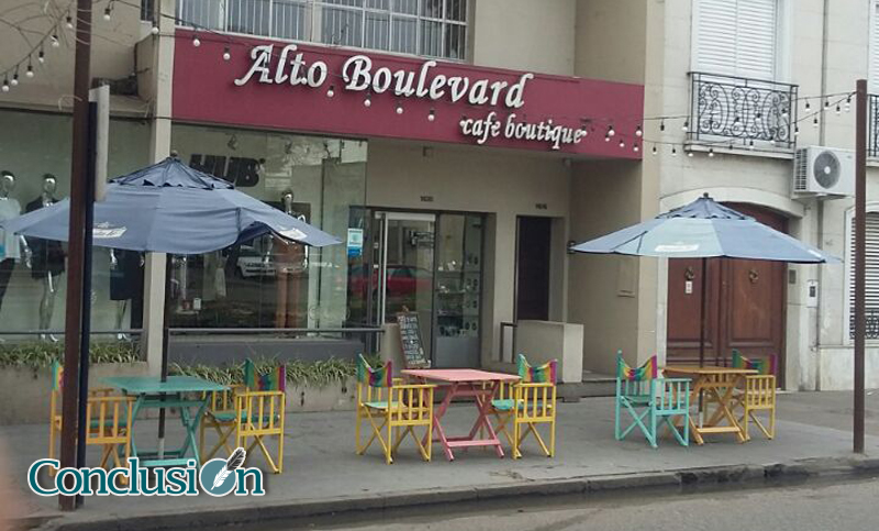 Un bar invita con un té a las madres que necesiten un lugar para amamantar
