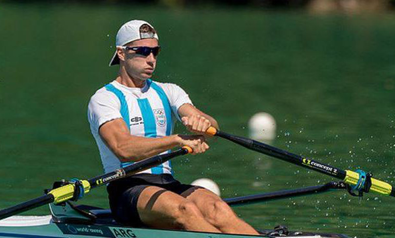 Insólito: un remero argentino, en llamas porque su bote no llegó a Río