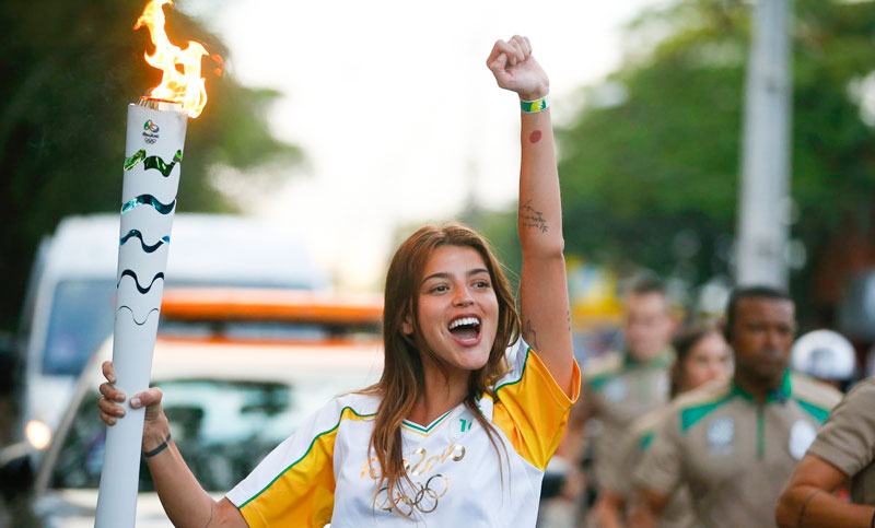 Polémica: la actriz Calu Rivero portó la antorcha olímpica