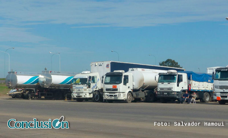 Se atemperó la protesta de transportistas y se normaliza el suministro de combustible