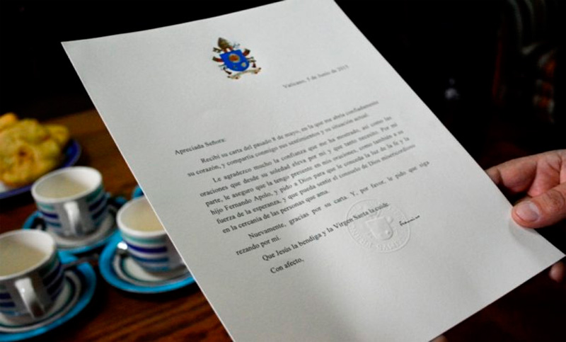 El papa le escribió una carta a una joven madre presa en Chile