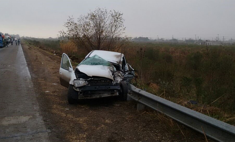 Tres personas resultaron heridas tras un grave accidente sobre la ruta 21