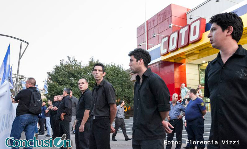Empleados de Comercio acusó a Coto de ir contra la paz social y presionar a los jueces