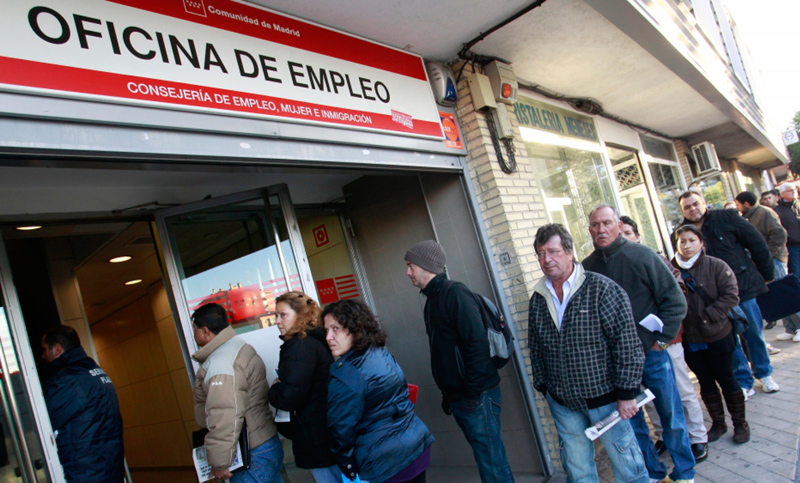 España: el Gobierno confirma que el desempleo registrado descendió en julio