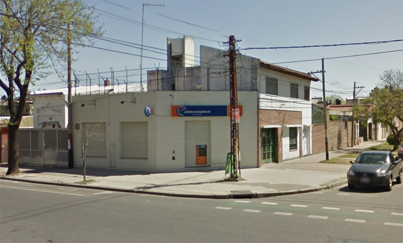 Amenazó al empleado, se llevó dinero y fue detenido