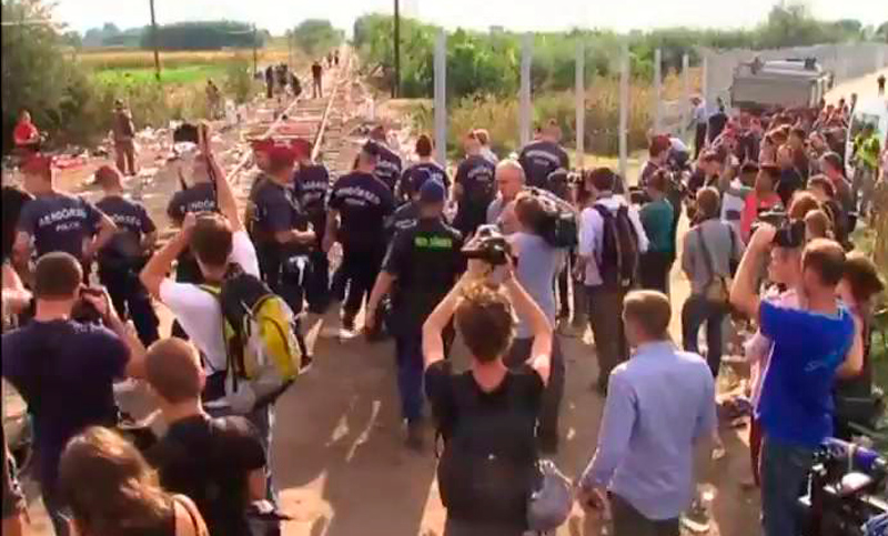 Hungría expulsó hoy a 600 refugiados bajo el amparo de una nueva y polémica ley